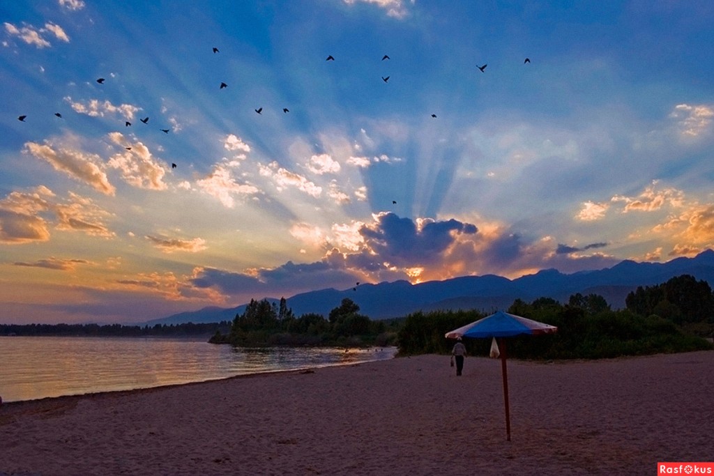 Φωτογραφία της λίμνης Issyk-Kul