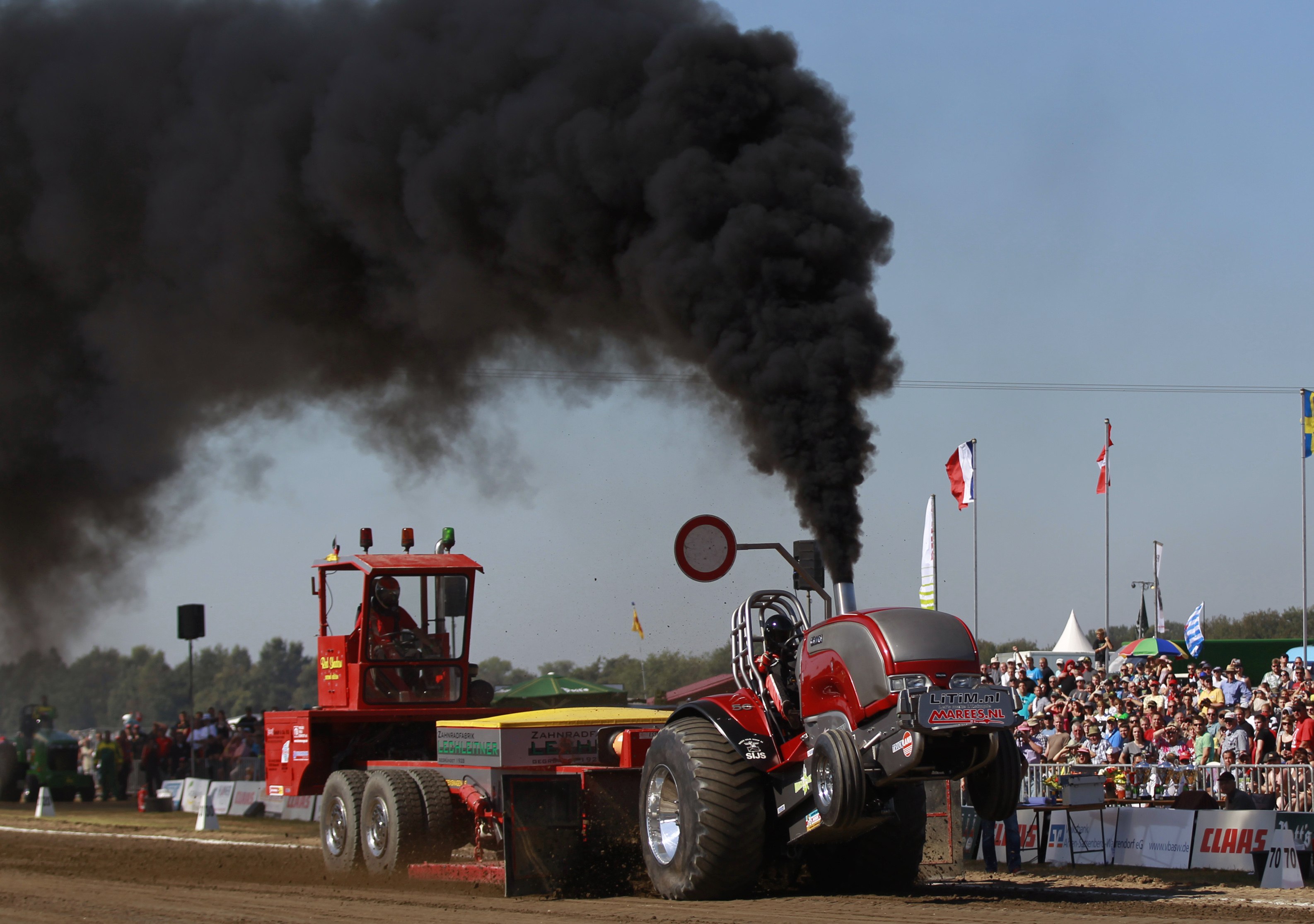 Tractor Racing
