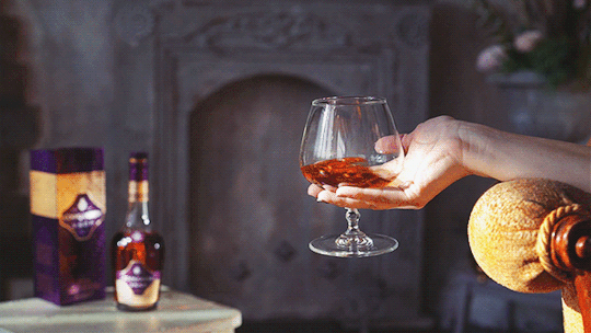 GIF picture: a glass of alcohol, brandy