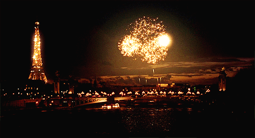 Imagine GIF: Focuri de artificii de Anul Nou peste Londra