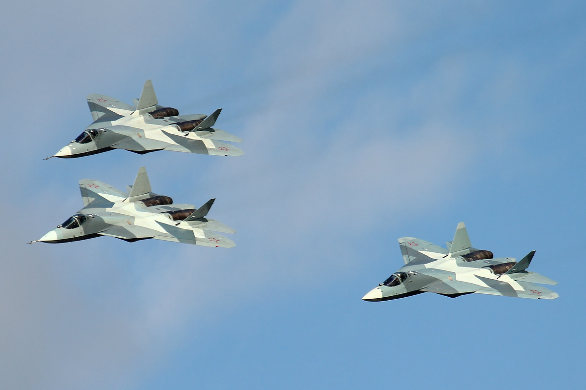 Zdjęcie trzy Su-57 (PAK FA lub T-50)