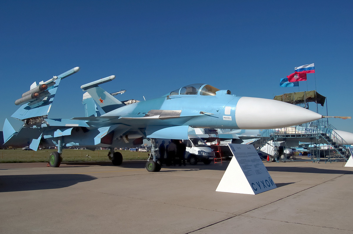 Deck fighter Su-33, photo from the air show MAKS-2005