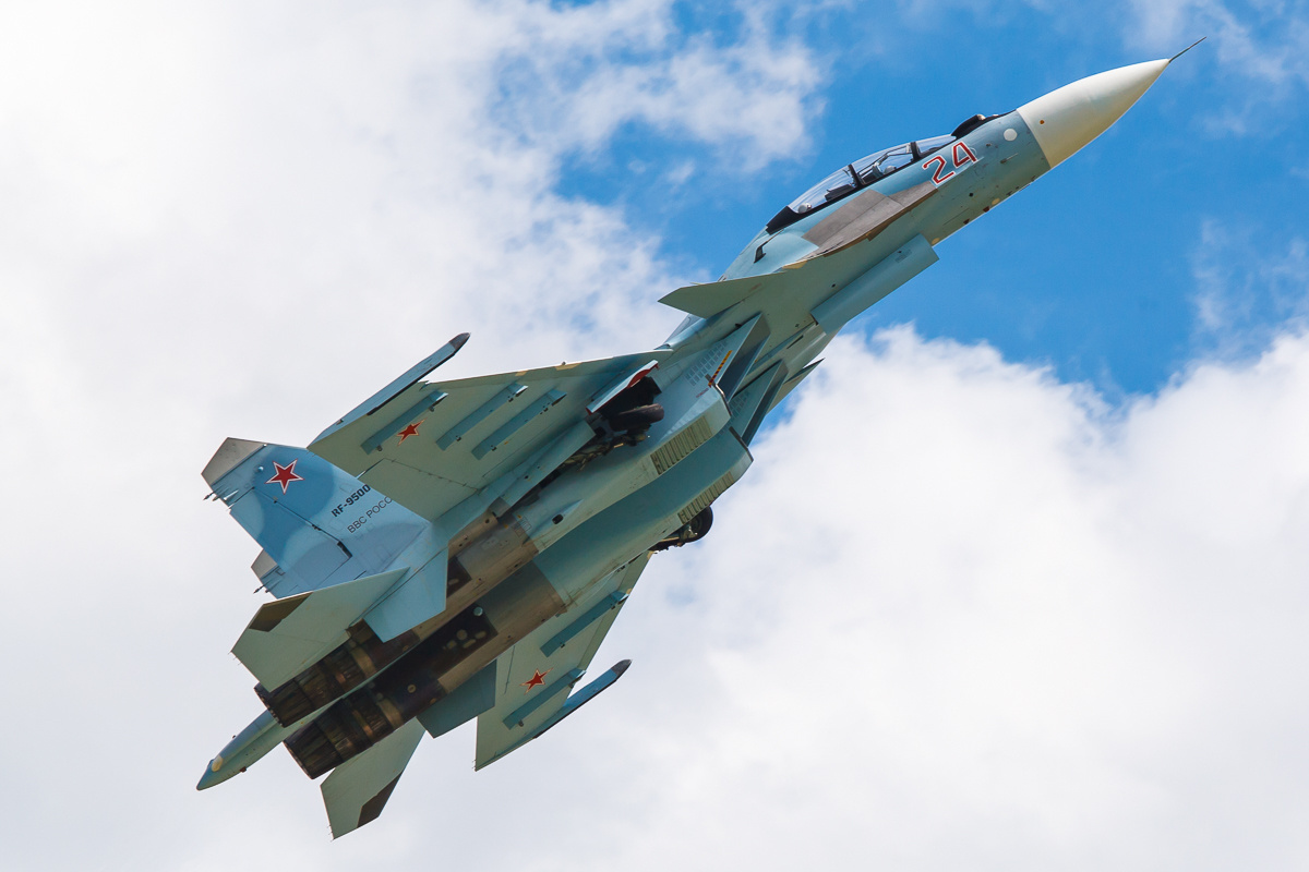 Su-30 fighter: high-quality photo