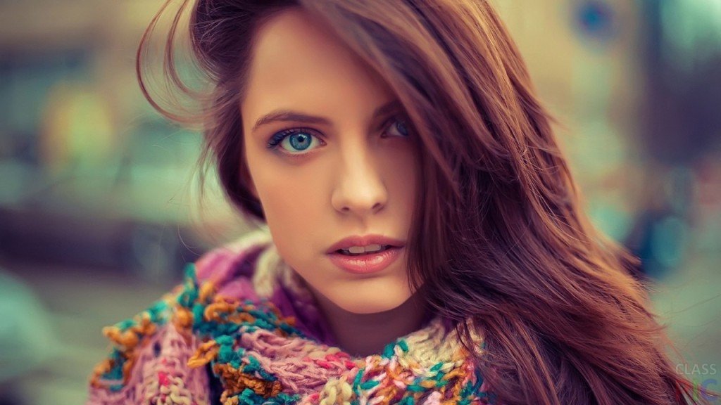 Photos of girls with blue eyes