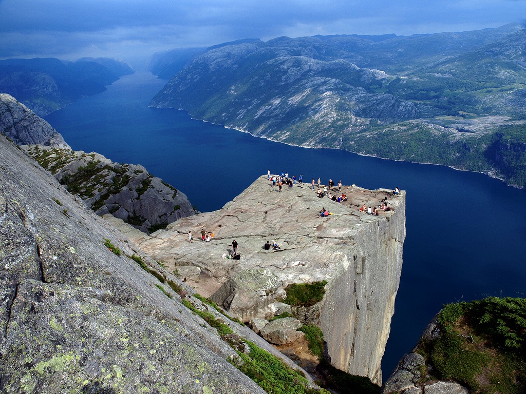 Prekestolen Cliff in Norvegia
