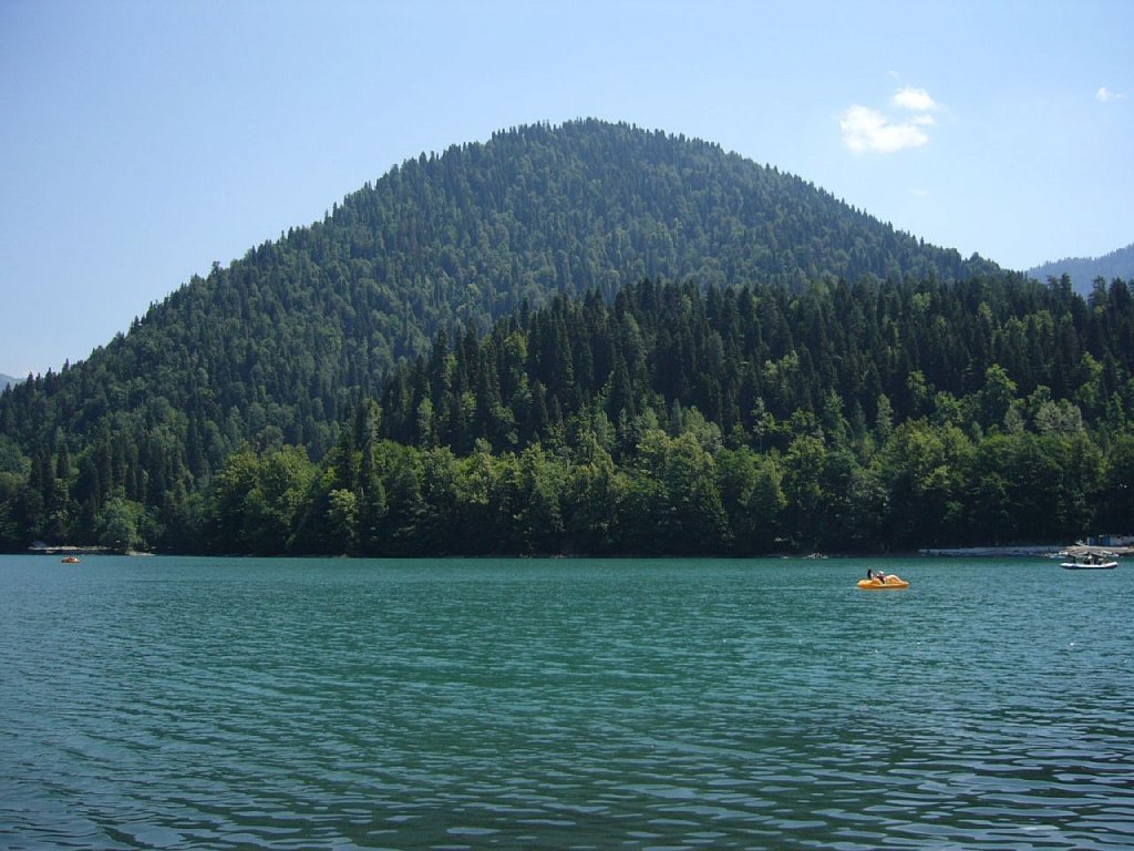 Jazero Ritsa