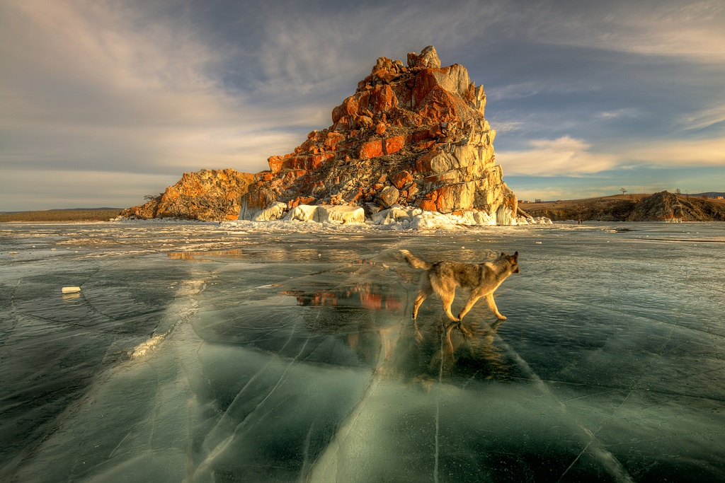 Zimné krajiny jazera Bajkal