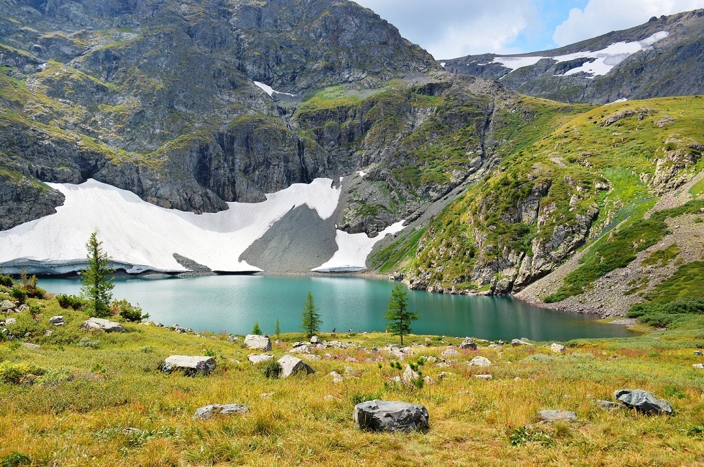 Foto von Altai Lakes: See am Roten Berg