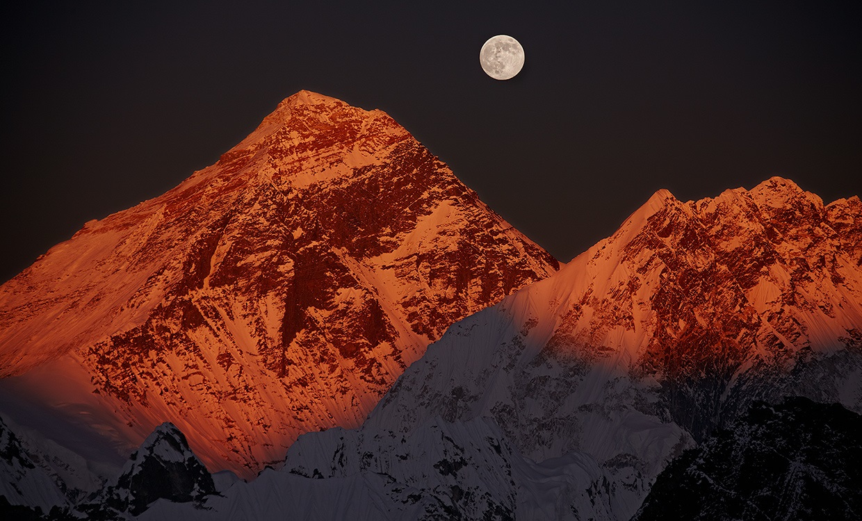 Everest, pôr do sol de lua cheia