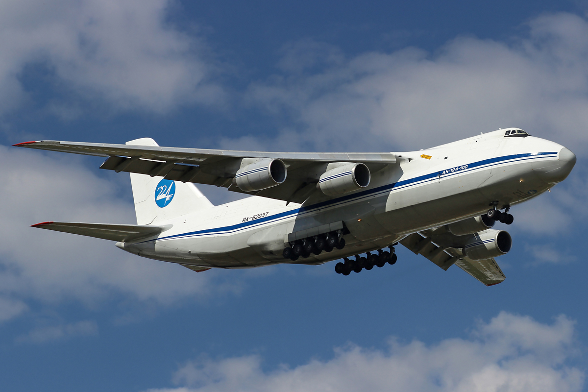 An-124-100 a companiei "State Airline" 224 Flight Squad "