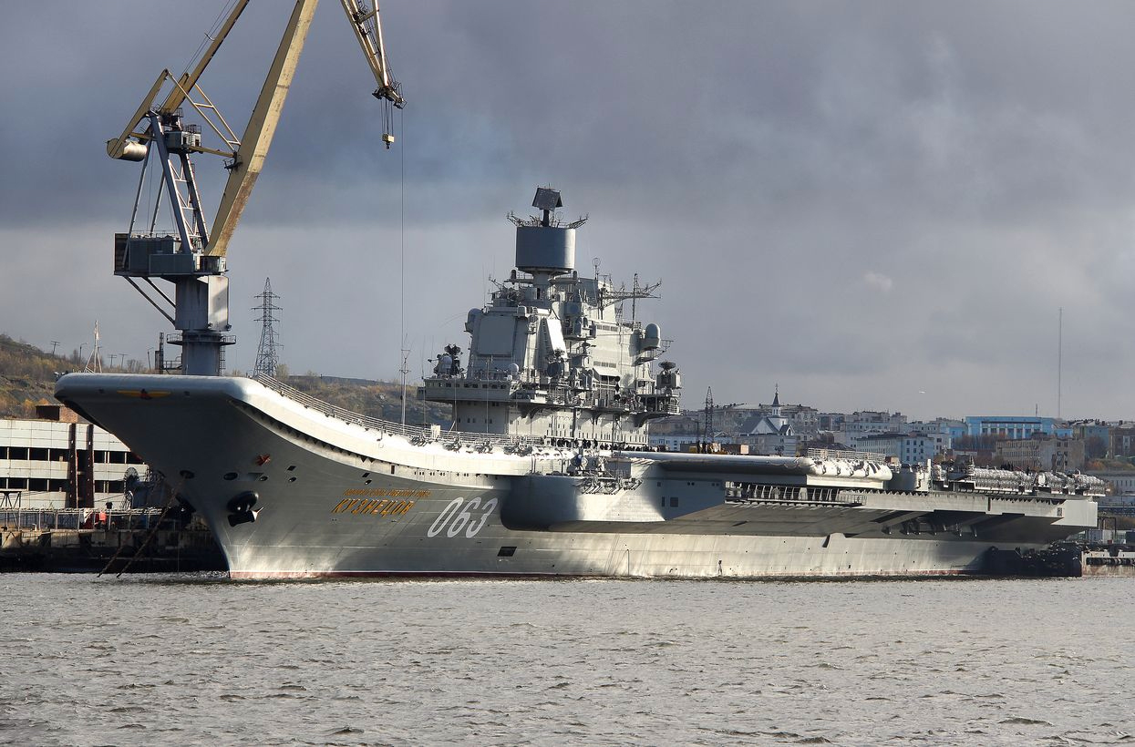 Ang "carrier admiral Kuznetsov" human sa pag-ayo