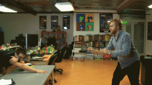 GIF picture: knives