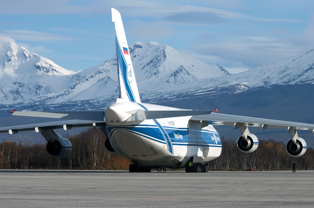 צילום: An-124 ב Petropavlovsk-Komchatsky