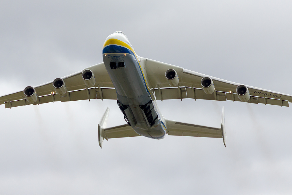 An-225 Mriya στον ουρανό της Γαλλίας