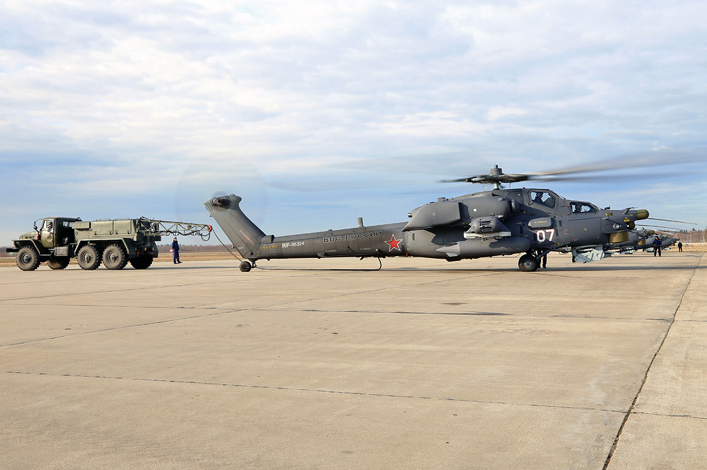 Mi-28 maak gereed om af te neem