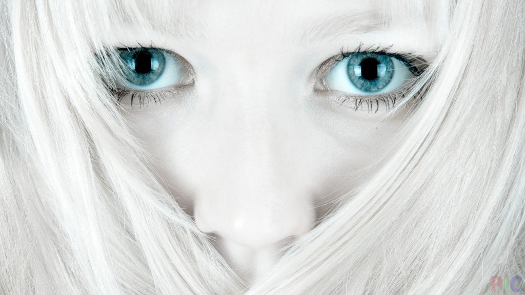 Zdjęcia dziewcząt o niebieskich oczach