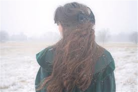 Фотографии на девојки во зима од назад