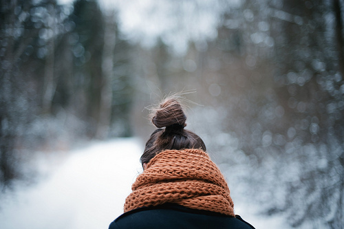 Фотографије девојака зими са леђа