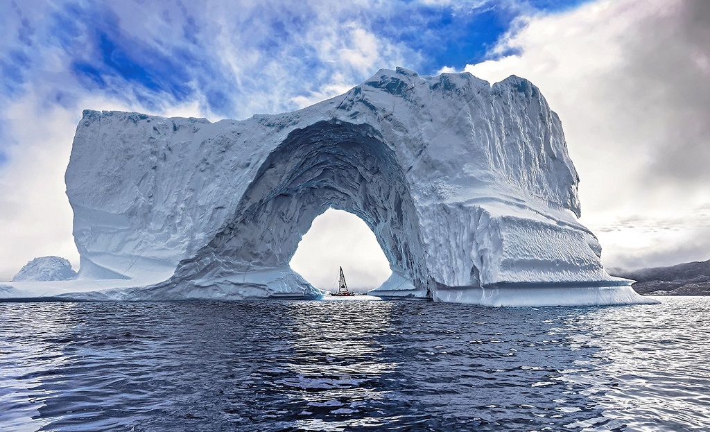 Grönland kıyılarında buzdağı