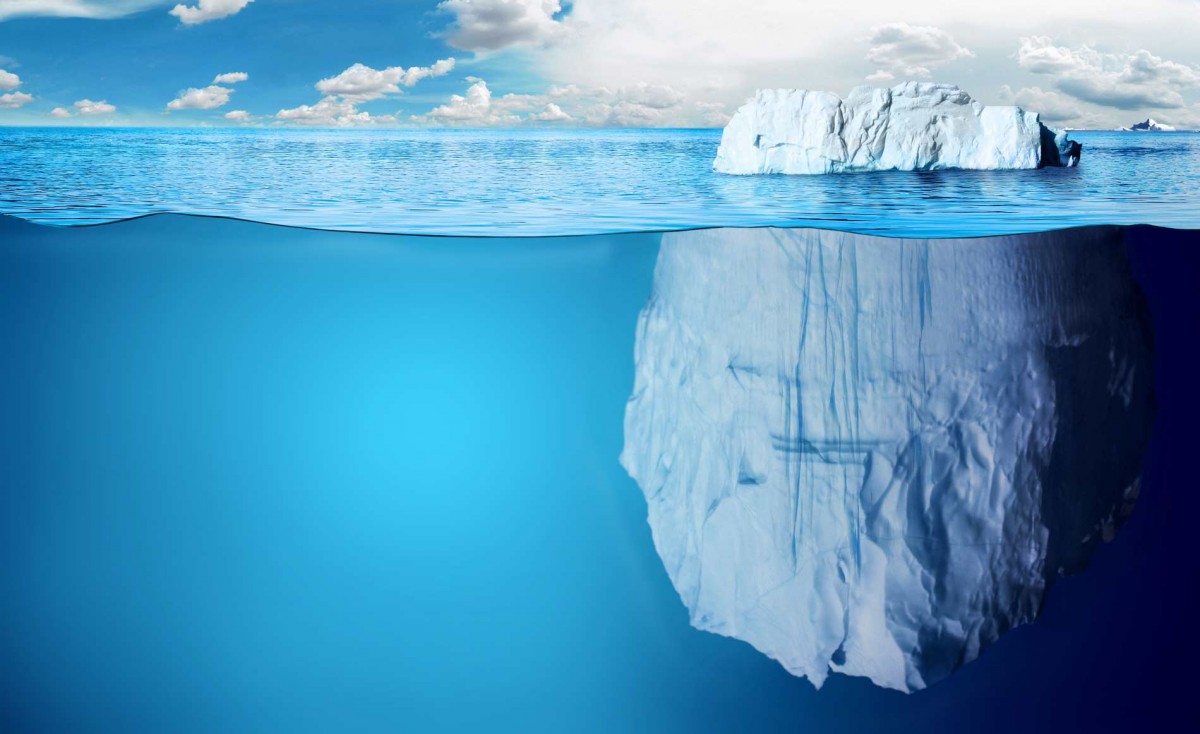 Irudia: icebergaren urpeko eta azaleko konparazioa