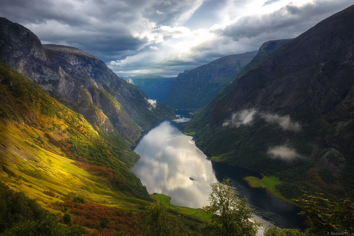 Fjord Sogne në Norvegji qendrore