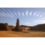Nuvole insolite sulle montagne di Tadrart Akakus nel Sahara