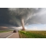 Foto: tornado pela estrada