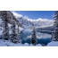 Zimná fotografia: zimné jazero v horách