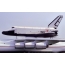 Pesawat ruang angkasa Buran di pesawat An-225 Mriya di pertunjukan udara Le Bourget pada tahun 1989