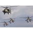 Mi-28 және Berkut aerobatic командасынан үш Mi-24