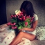 Bilder av jenter uten ansikt med blomster