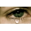 Foto seorang gadis yang menangis