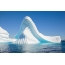 Iceberg frente a la costa de la antártida